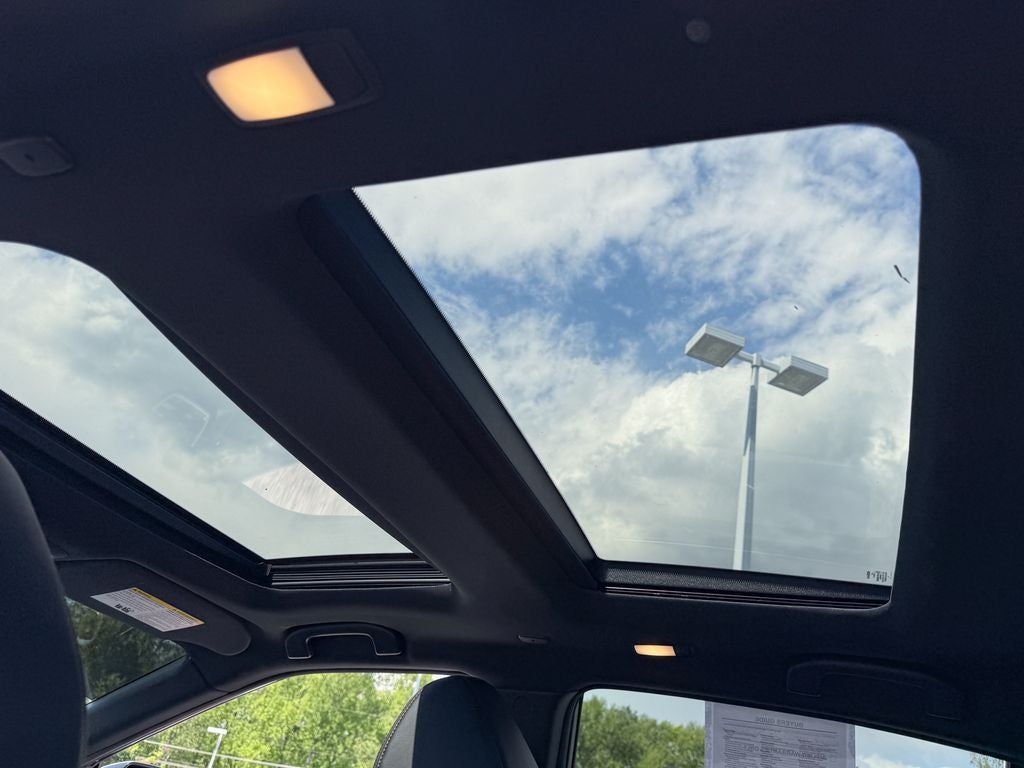 2023 Nissan Maxima SR