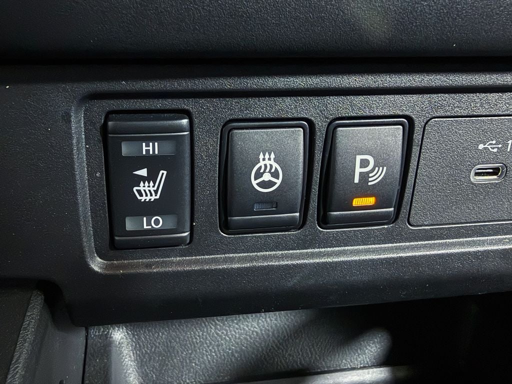 2024 Nissan Frontier SV