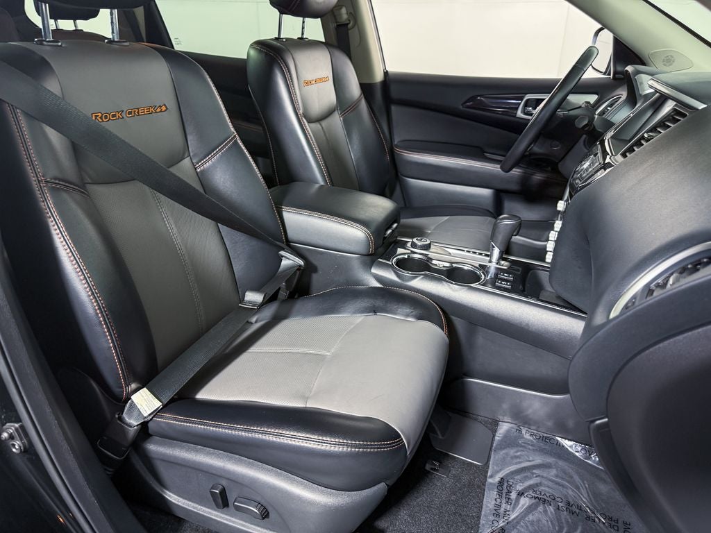 2020 Nissan Pathfinder SL