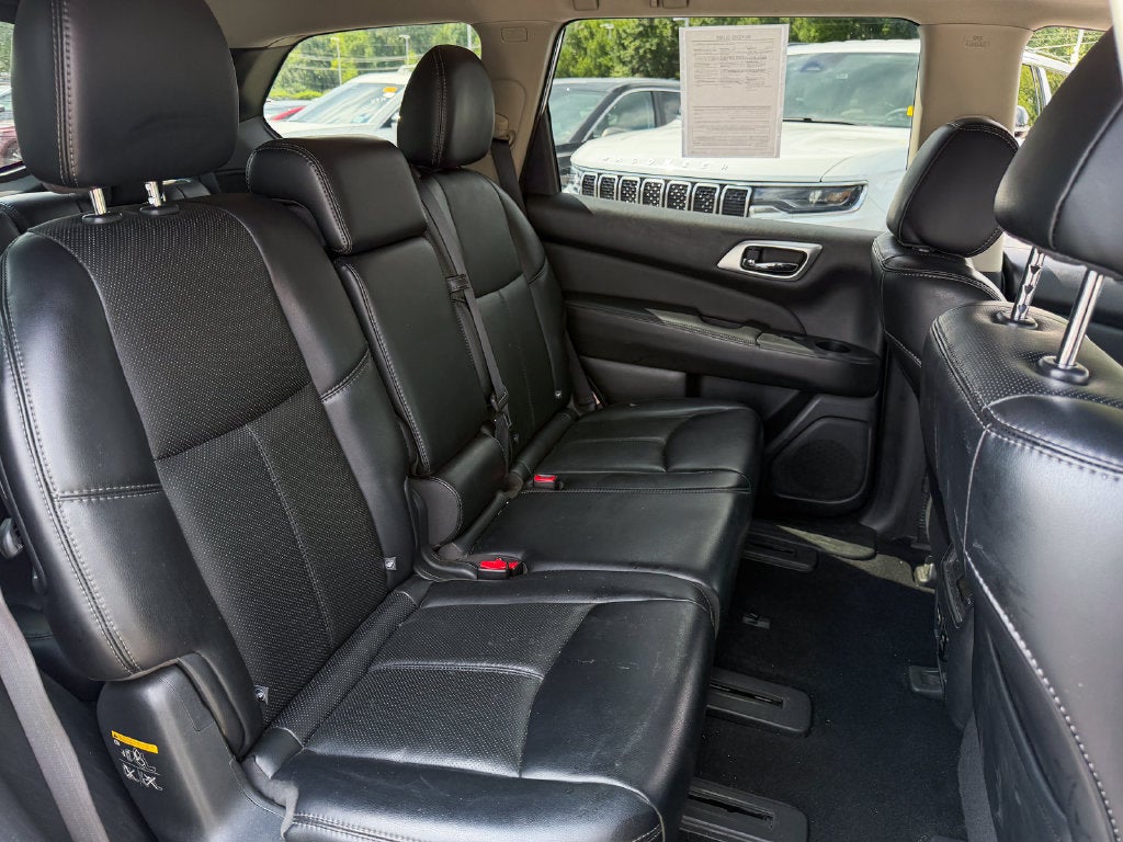 2017 Nissan Pathfinder Platinum