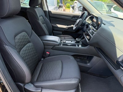 2024 Nissan Pathfinder S