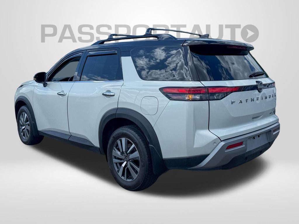 2024 Nissan Pathfinder SL