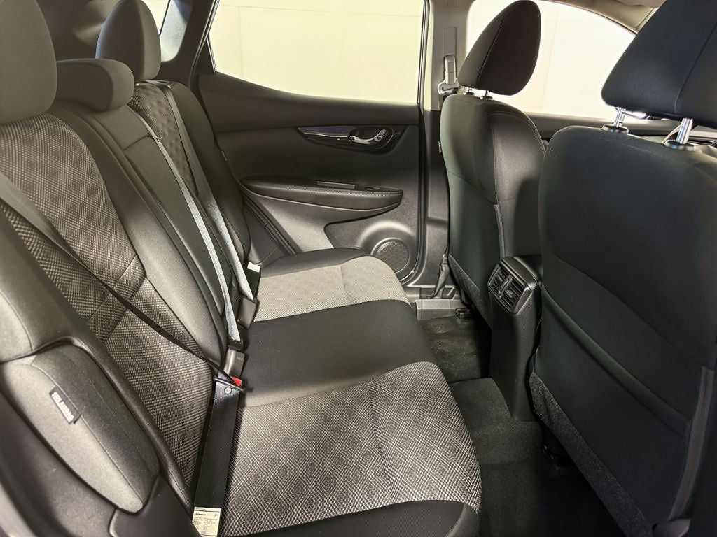 2022 Nissan Rogue Sport SV