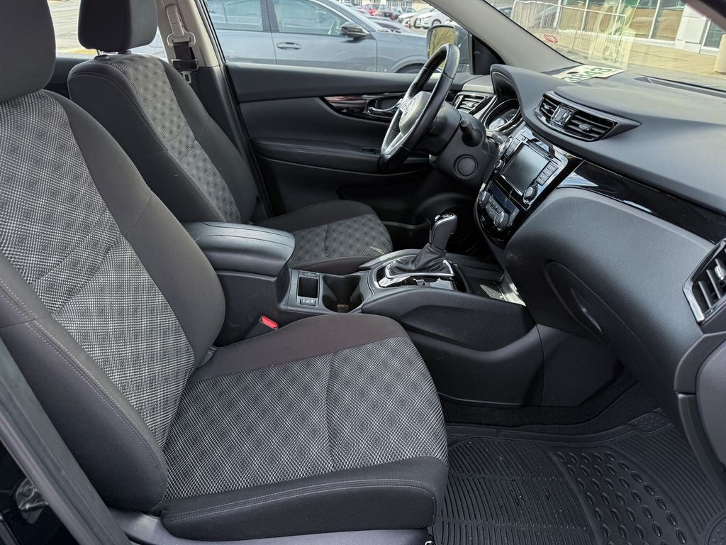 2022 Nissan Rogue Sport SV