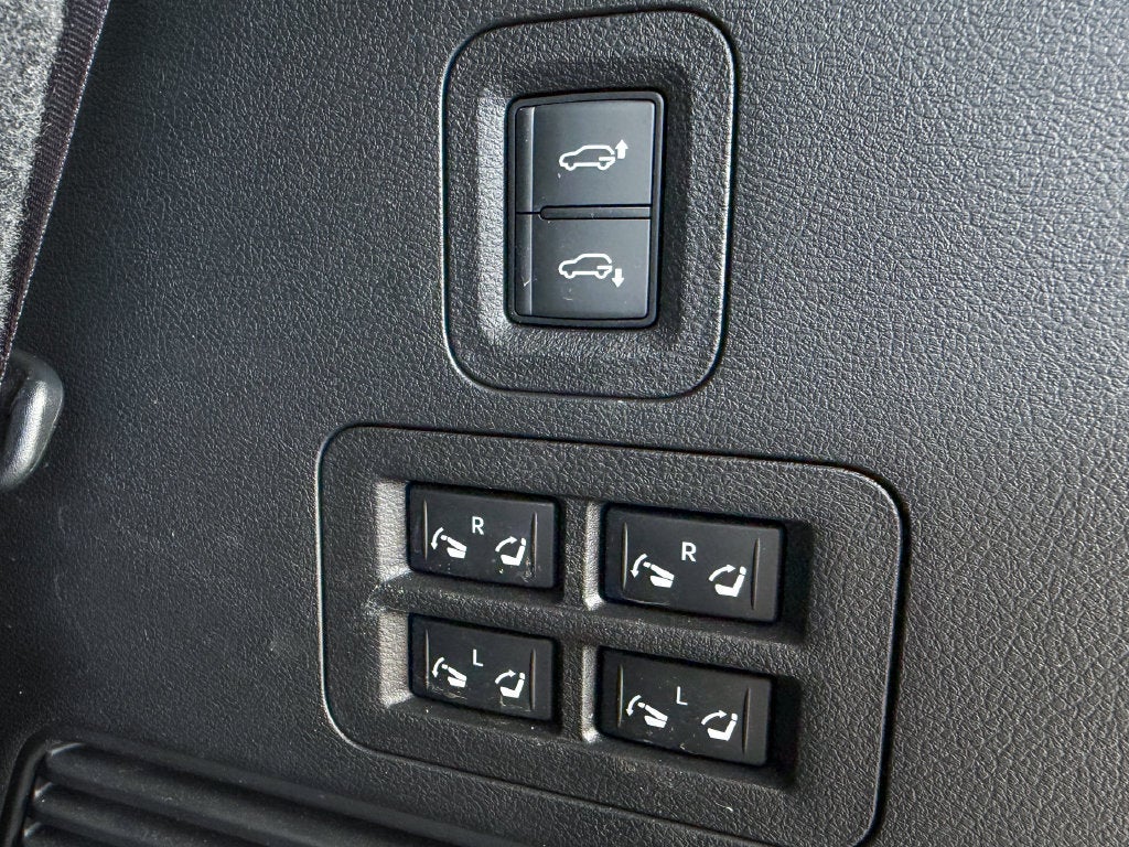2025 INFINITI QX80 LUXE
