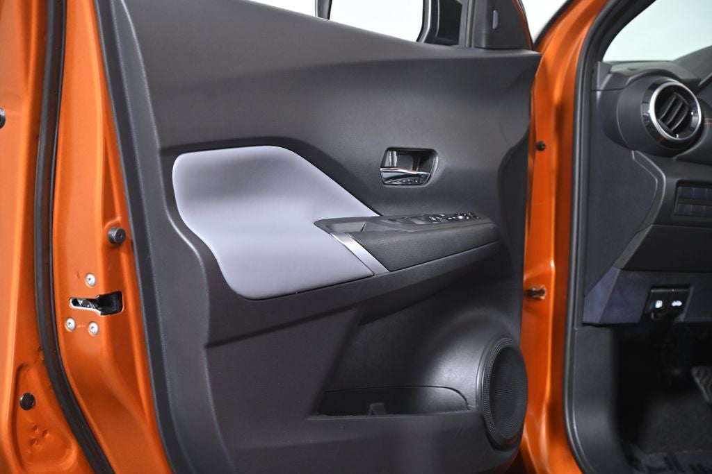 2021 Nissan Kicks SR