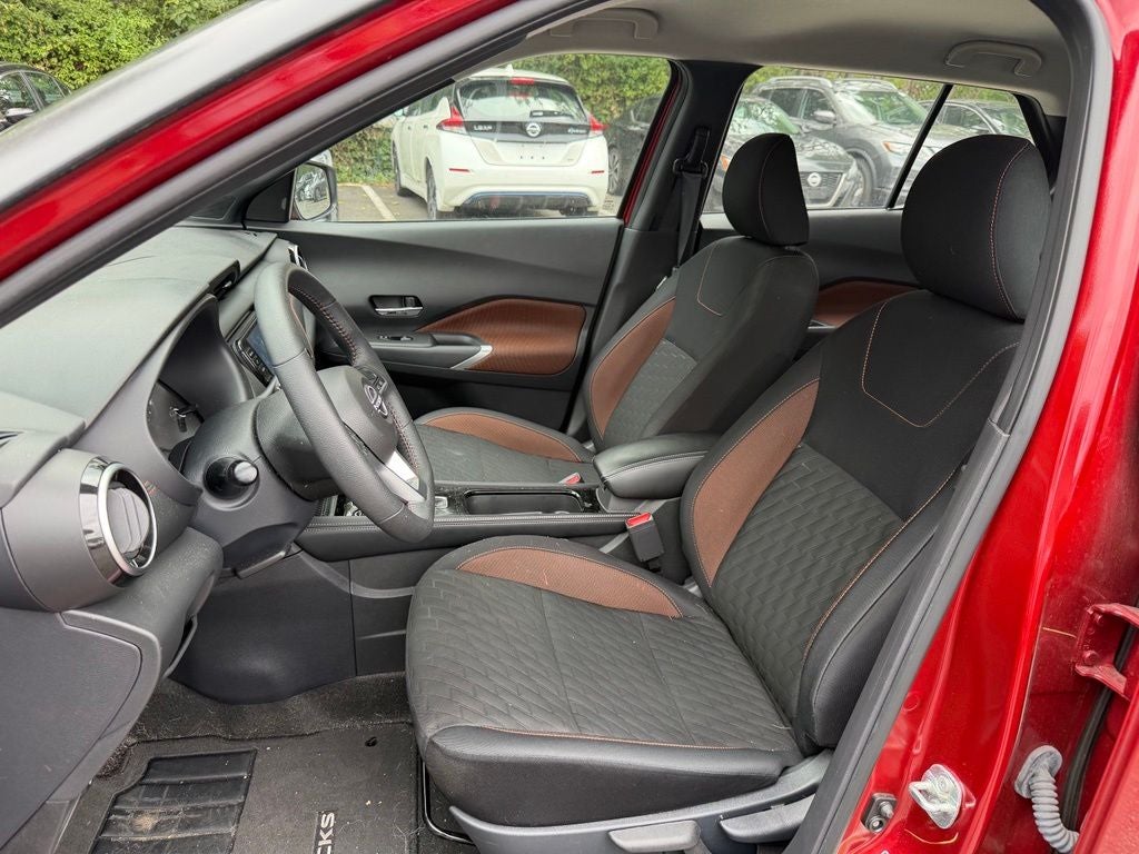 2023 Nissan Kicks SR