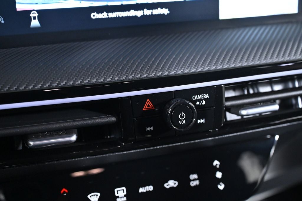 2025 Nissan Kicks SR Nissan Certified