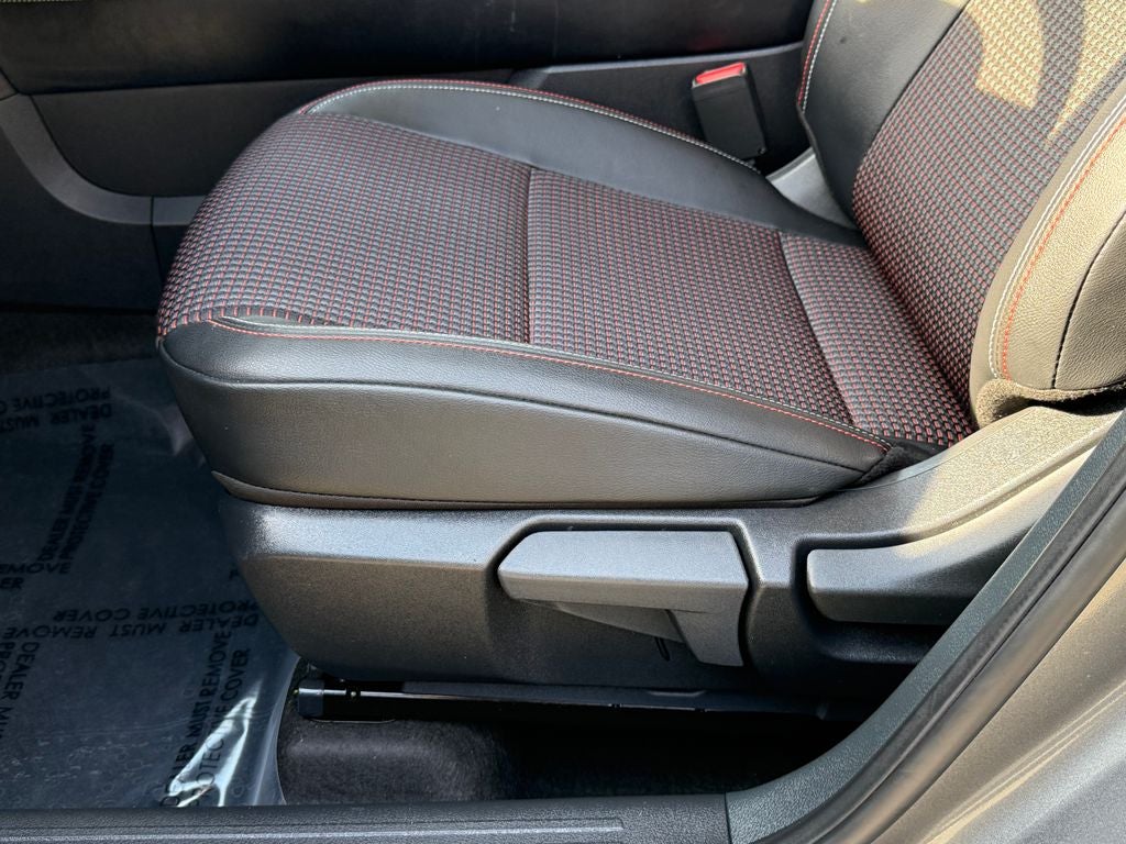 2025 Nissan Kicks SR Nissan Certified