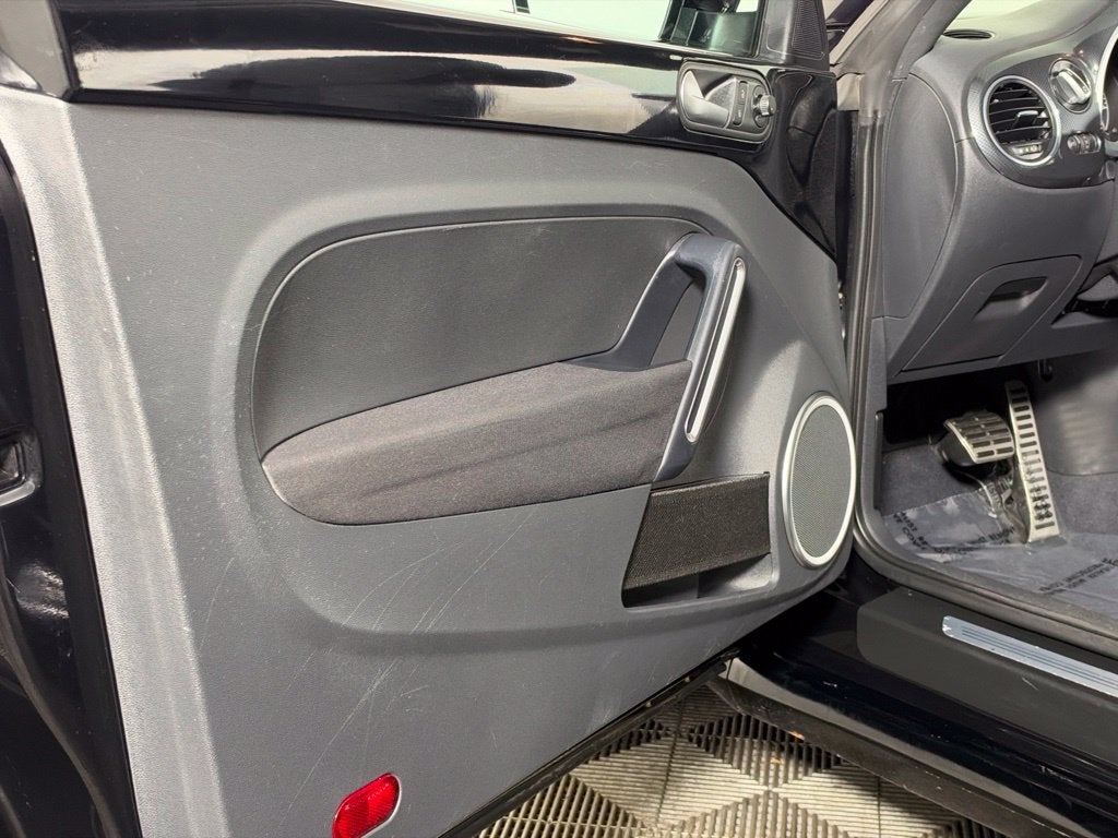 2012 Volkswagen Beetle 2.0 TSi