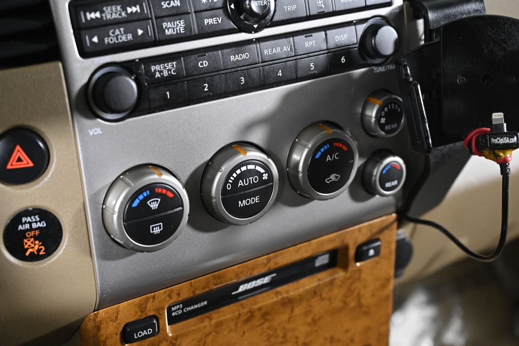 2005 Nissan Pathfinder LE