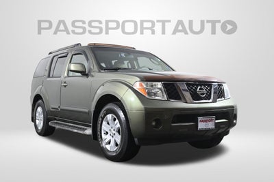 2005 Nissan Pathfinder LE