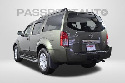 2005 Nissan Pathfinder LE