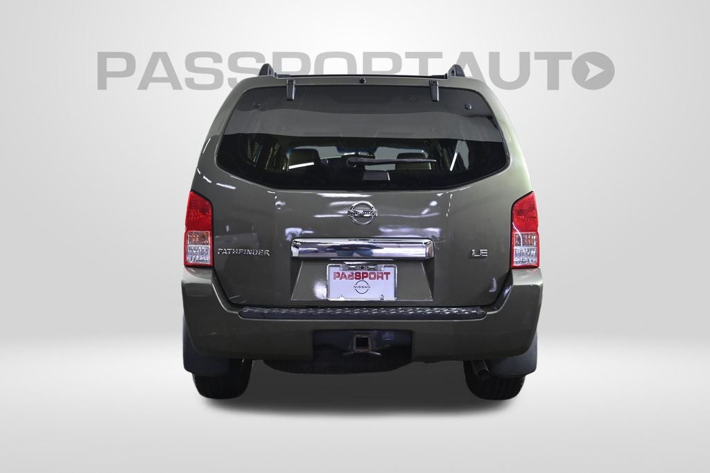 2005 Nissan Pathfinder LE