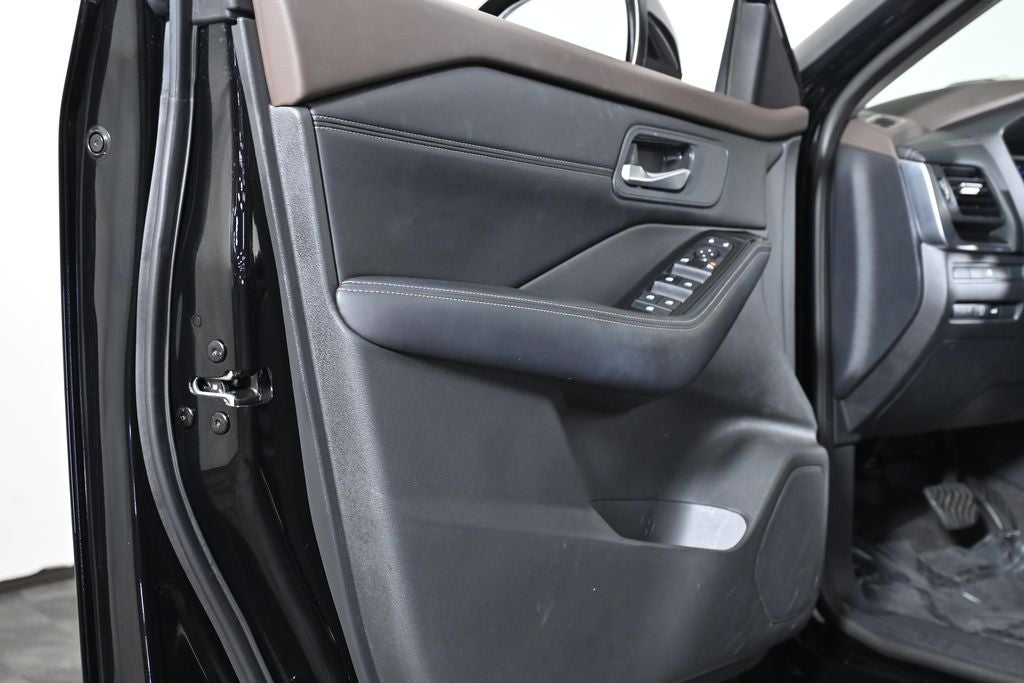 2023 Nissan Rogue SV Premium Nissan Certified