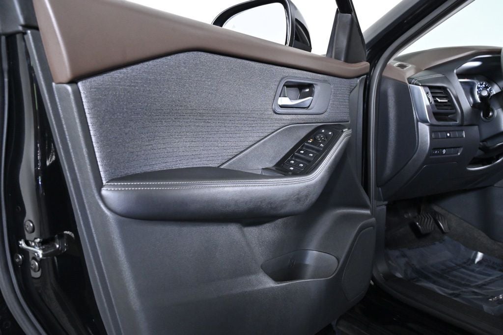 2023 Nissan Rogue SV Nissan Certified