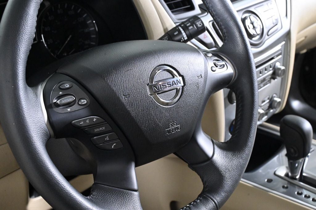 2017 Nissan Pathfinder SL