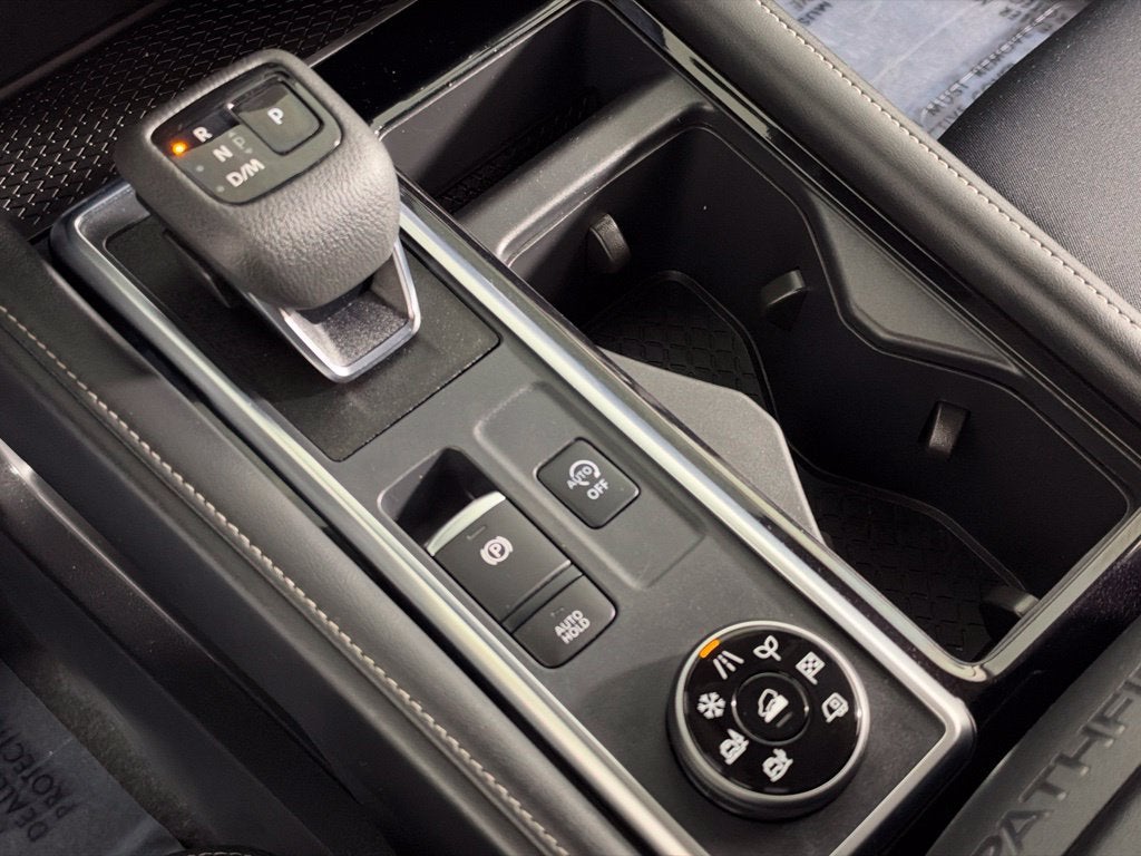 2023 Nissan Pathfinder SV Nissan Certified