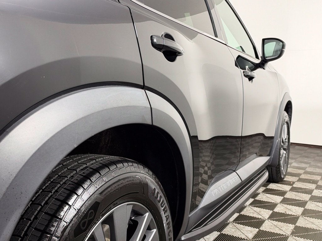 2022 Nissan Pathfinder SV Nissan Certified