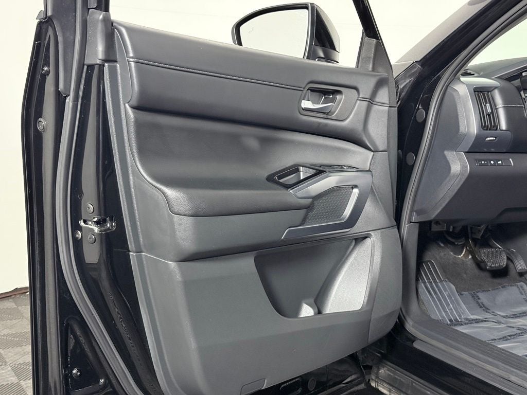 2024 Nissan Pathfinder SL Nissan Certified