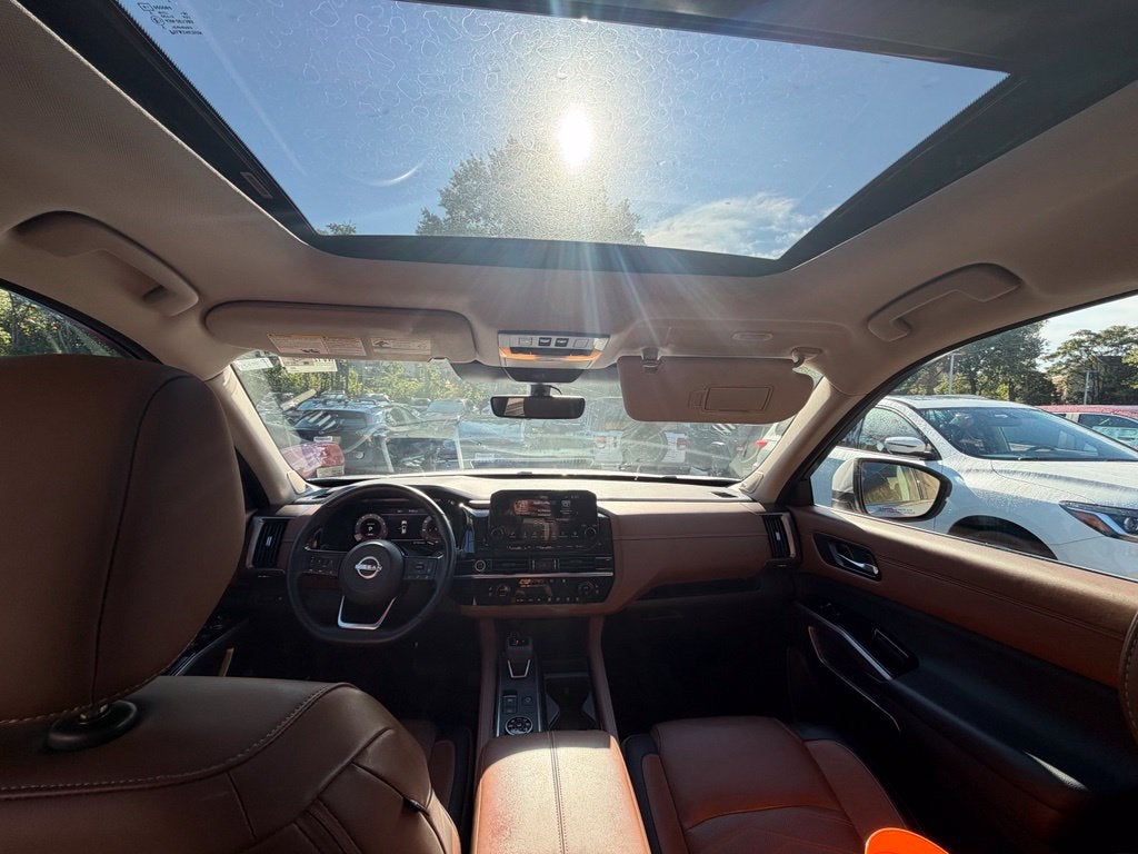 2023 Nissan Pathfinder Platinum