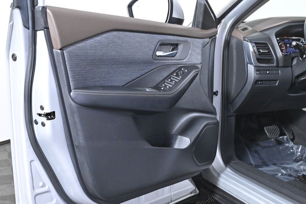 2023 Nissan Rogue SV Nissan Certified