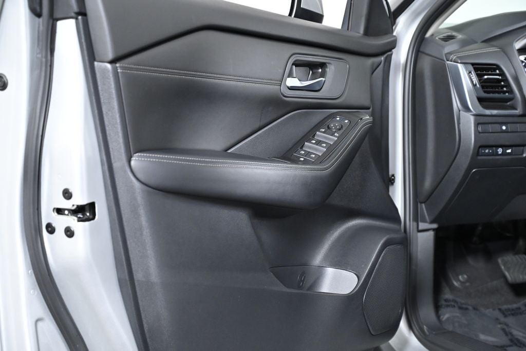 2024 Nissan Rogue SV Premium Nissan Certified