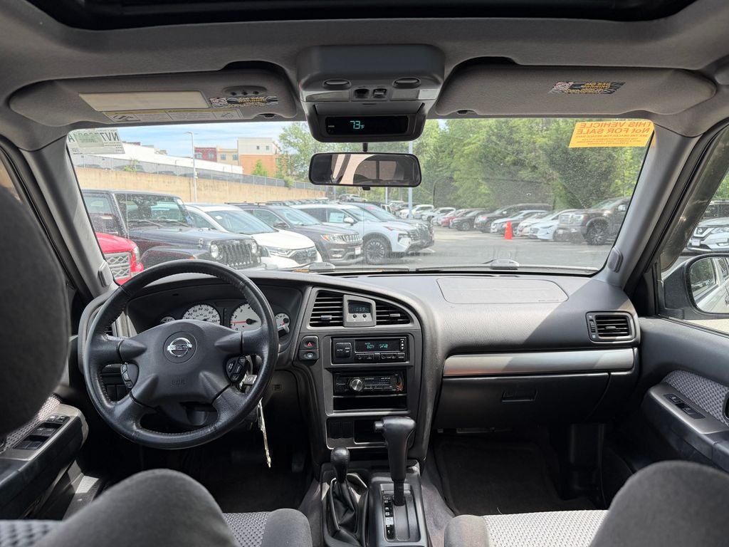 2004 Nissan Pathfinder SE