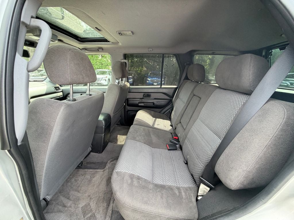 2004 Nissan Pathfinder SE