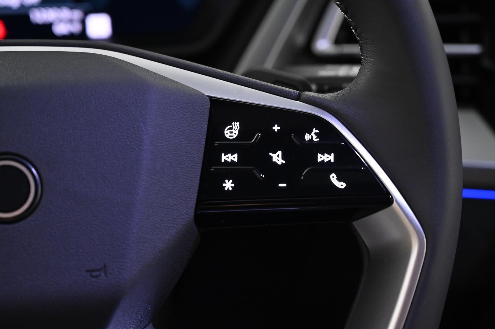 2025 Audi Q4 e-tron Premium Plus