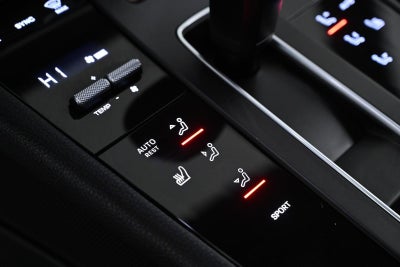 2022 Porsche Macan AWD