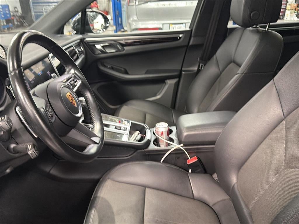 2022 Porsche Macan AWD