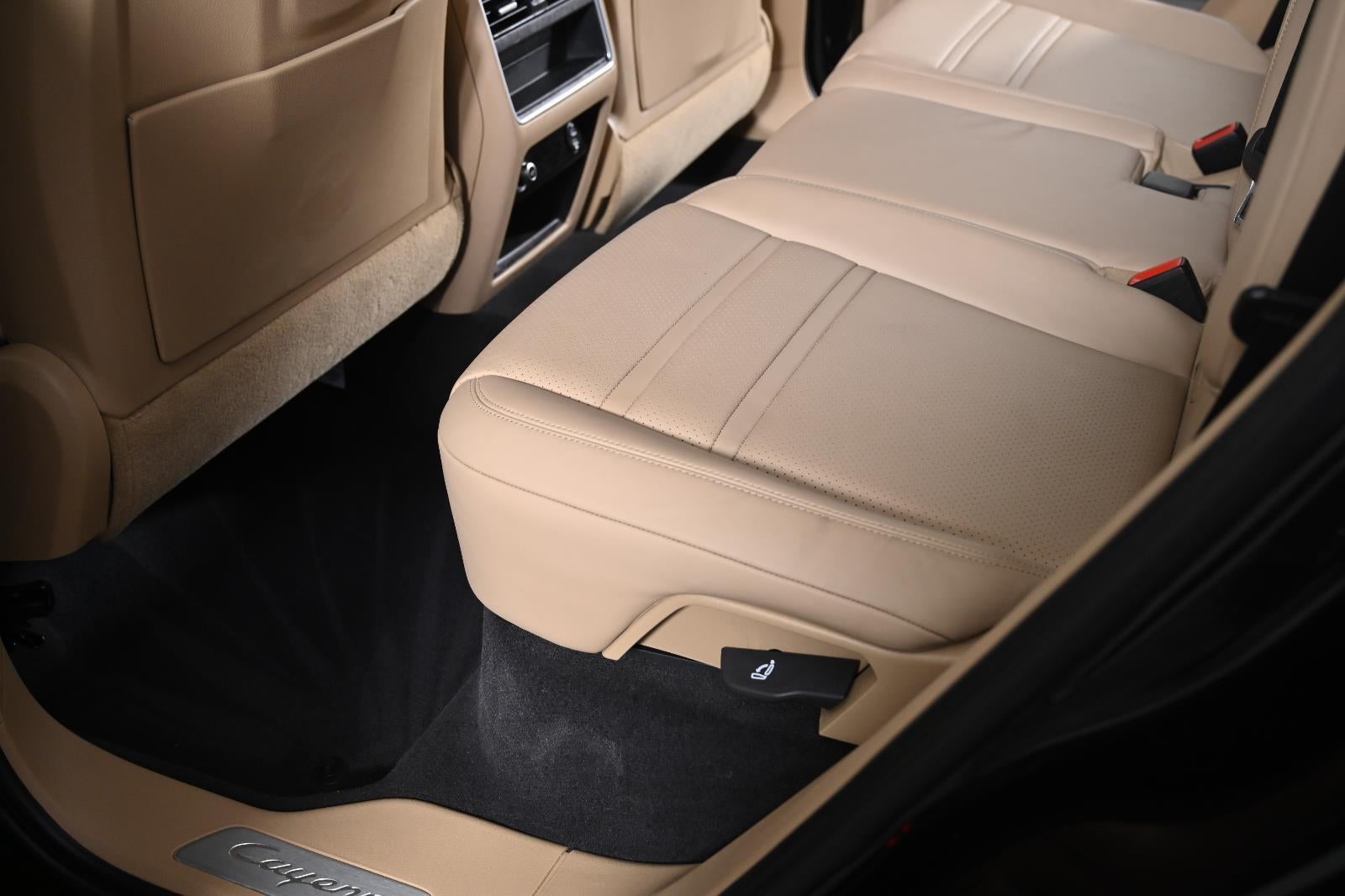 2023 Porsche Cayenne Base