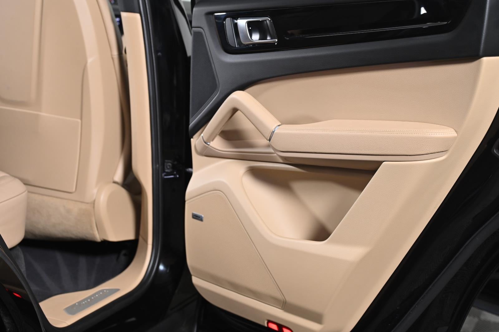 2023 Porsche Cayenne Base