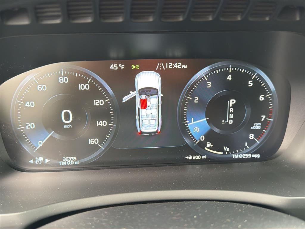 2022 Volvo XC90 Momentum