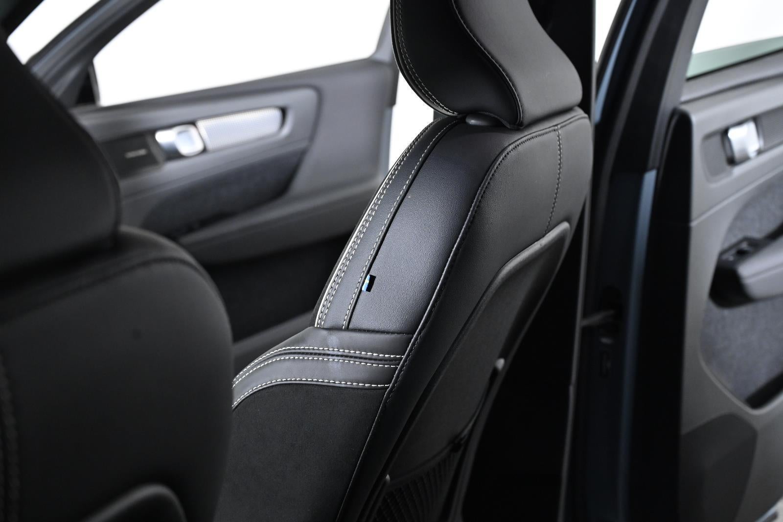 2021 Volvo XC40 R-Design