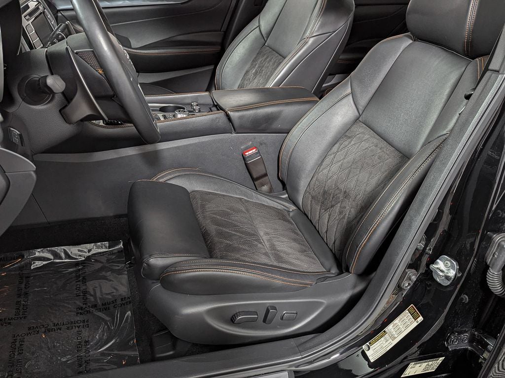 2023 Nissan Maxima SR