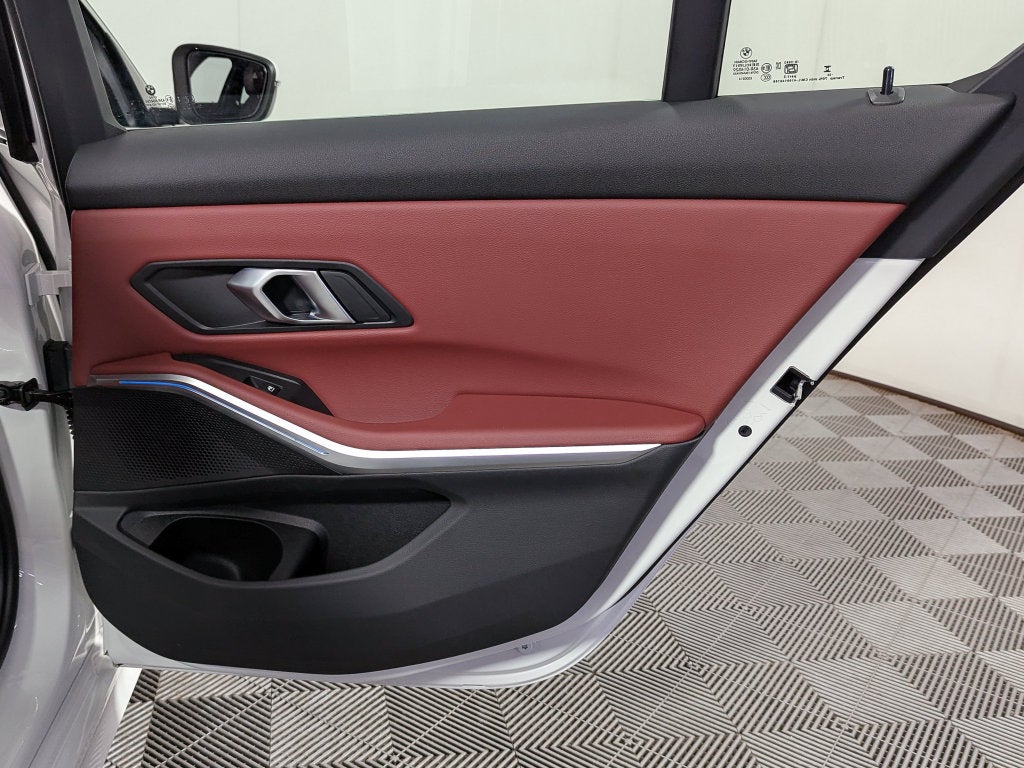 2025 BMW 3 Series 330i xDrive