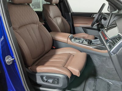2025 BMW X7 M60i
