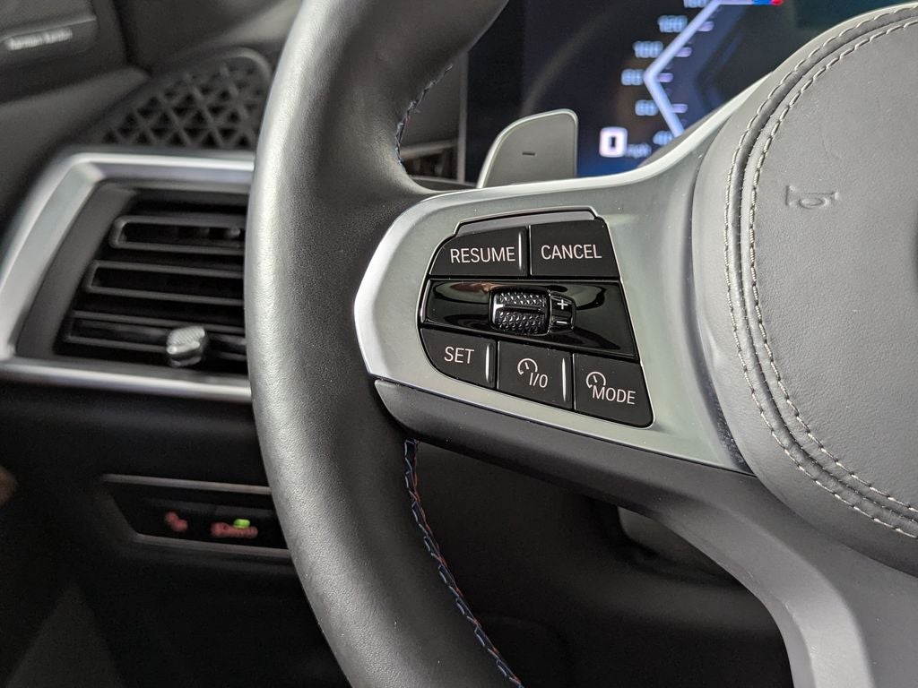 2025 BMW X7 M60i
