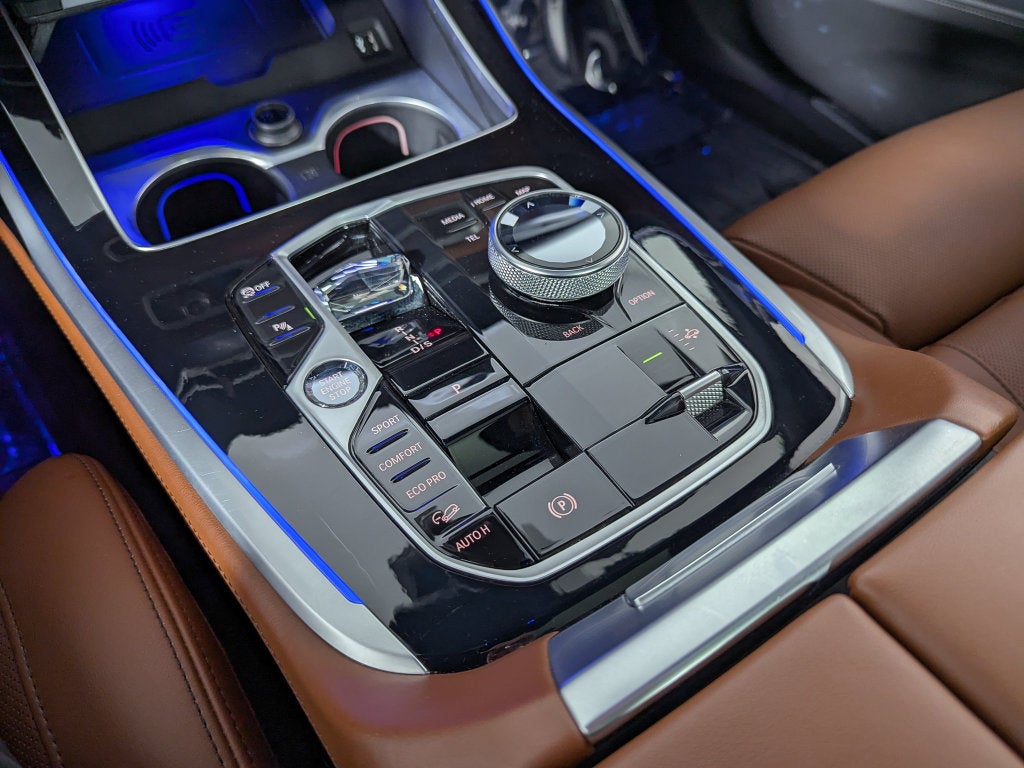 2024 BMW X7 M60i