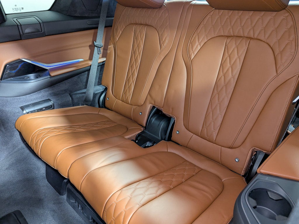 2024 BMW X7 M60i