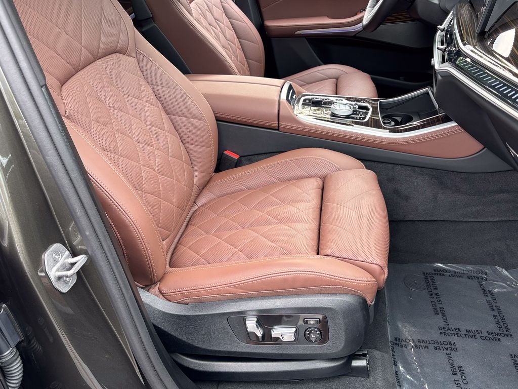 2025 BMW X5 M60i