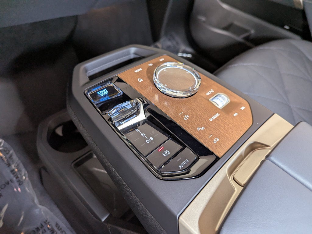 2024 BMW iX M60