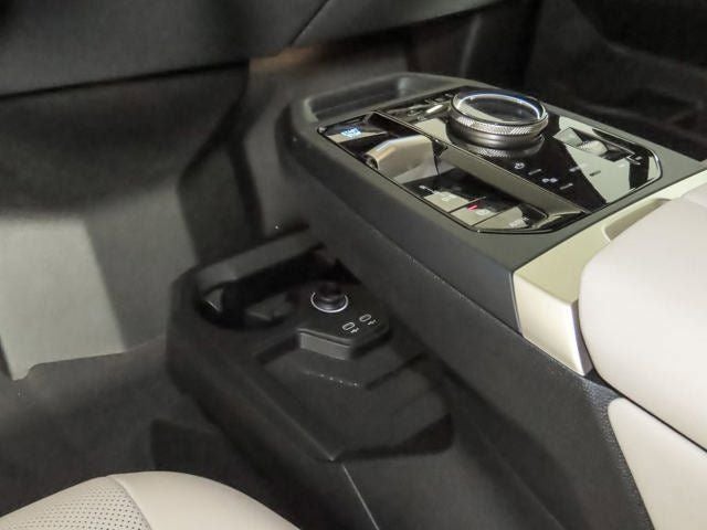 2026 BMW iX xDrive60