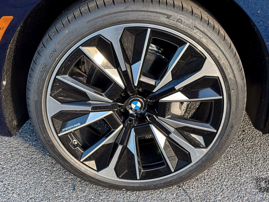 2026 BMW iX xDrive60