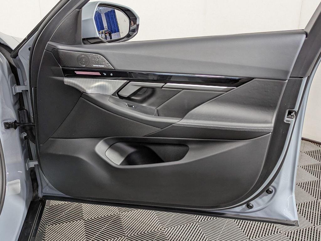 2024 BMW 5 Series 530i