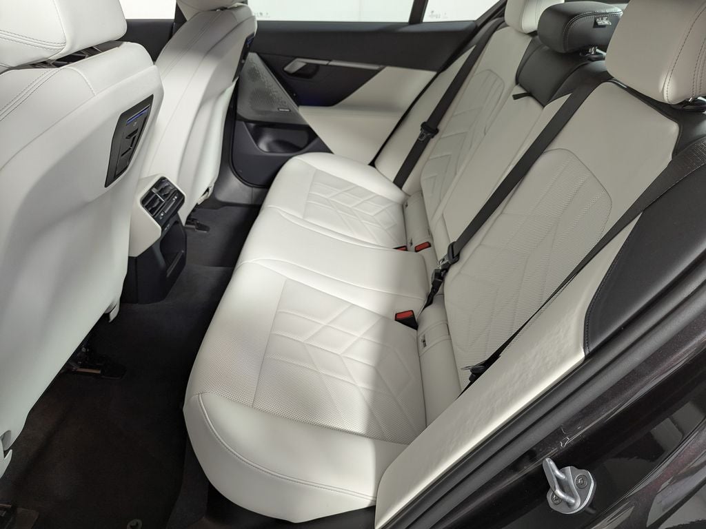 2025 BMW 530i 530i xDrive