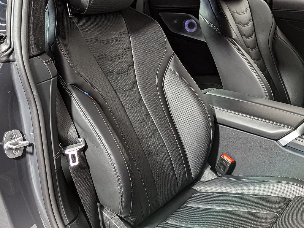 2025 BMW 8 Series M850i xDrive