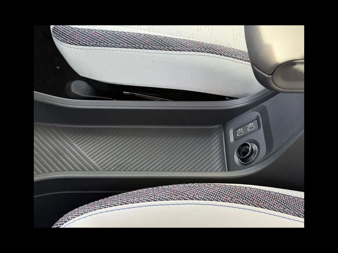 2026 MINI 2 DOOR ICONIC